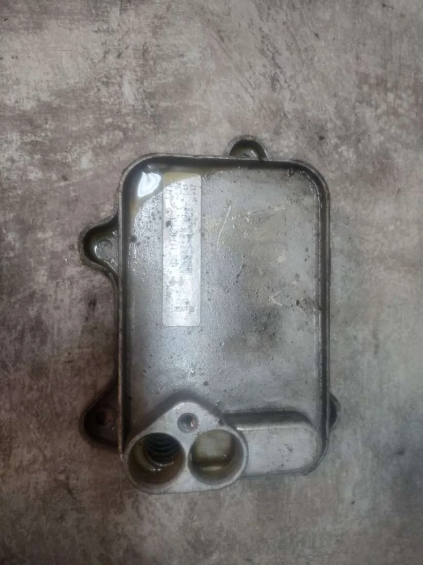 Теплообменник масляного фильтра 03C117021J Volkswagen Passat B7 1.4 Бензин