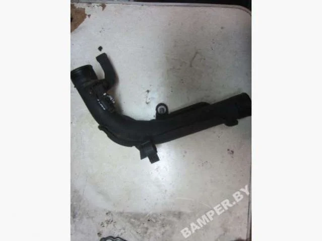 Патрубок интеркулера 1K0145770AE Skoda Octavia 2.0 Дизель