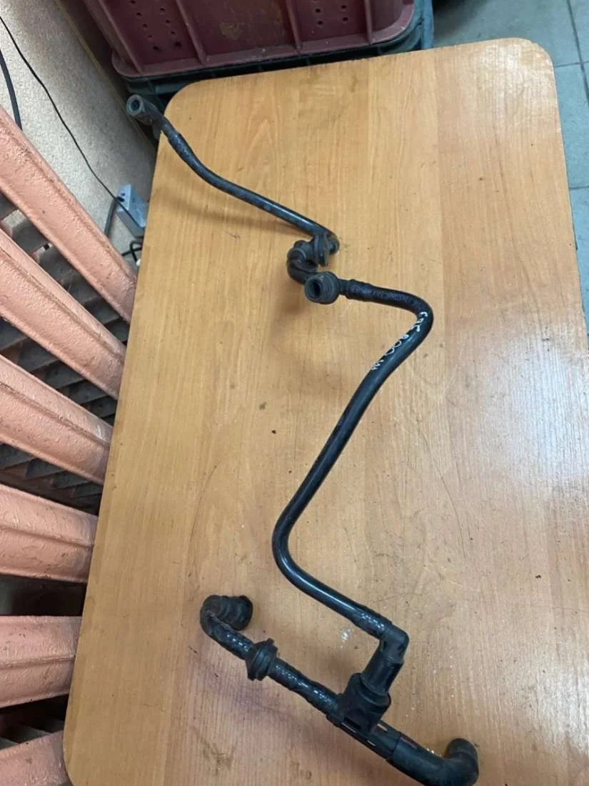 Трубка вакуумного насоса 1K0612071AG Skoda Octavia A5 restailing 1.4 Бензин