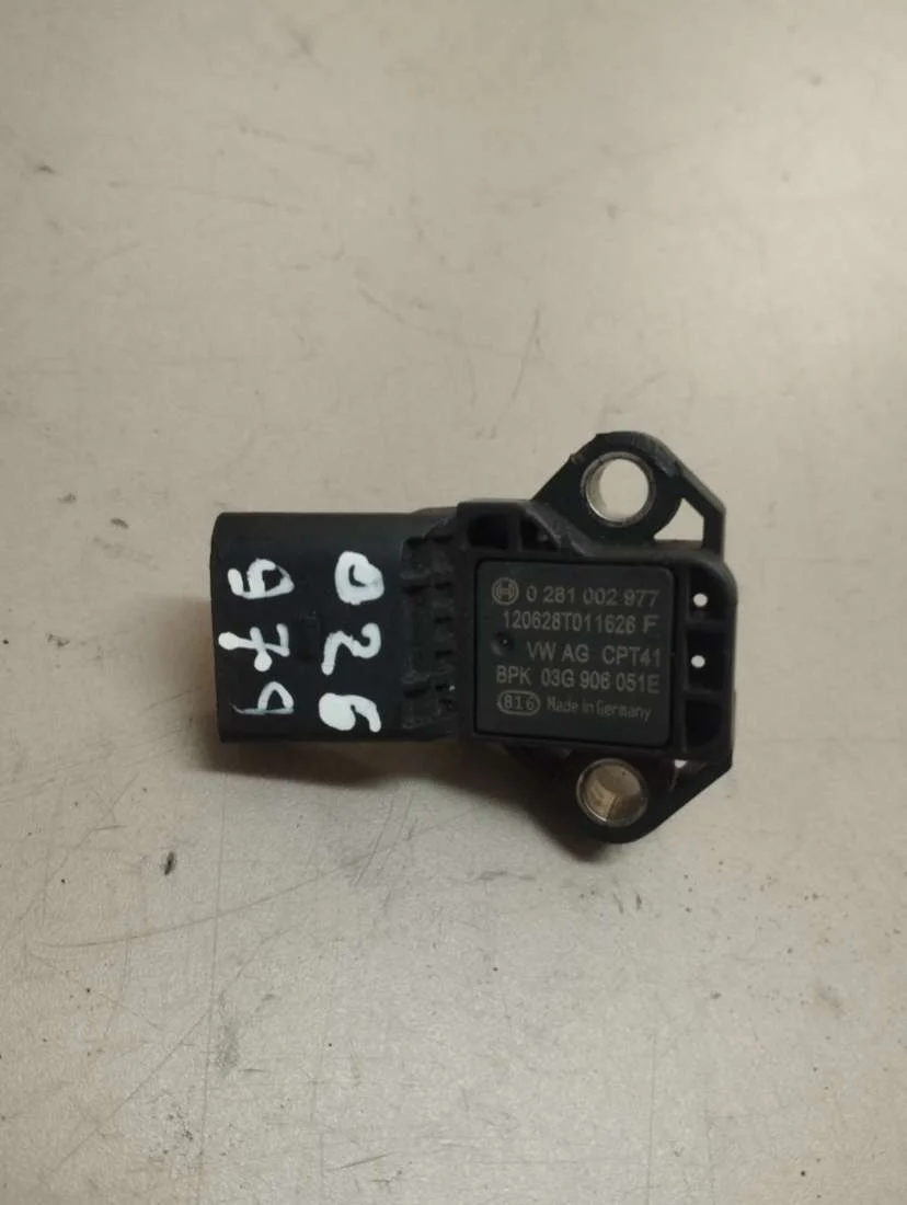 Датчик абсолютного давления 0281002977 Volkswagen Passat B7 1.4 Бензин