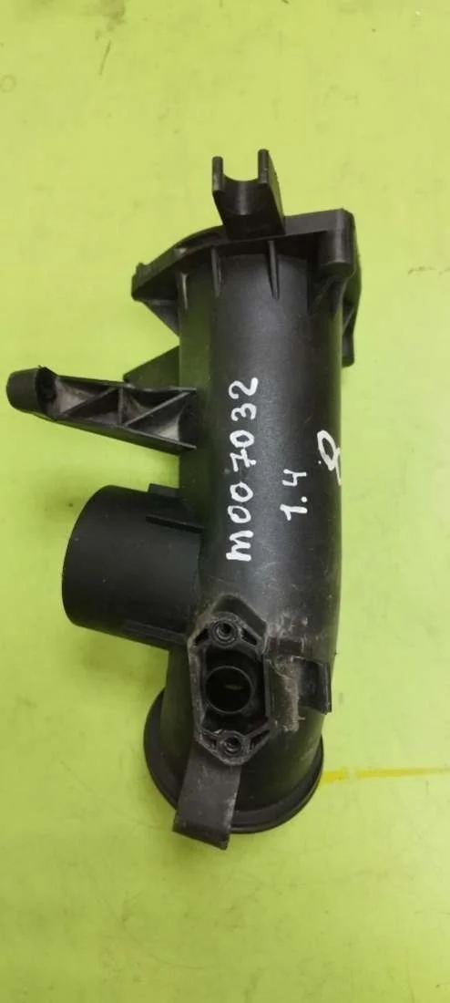 Патрубок (трубопровод, шланг) 03C145861E Volkswagen Golf 6 1.4 Бензин