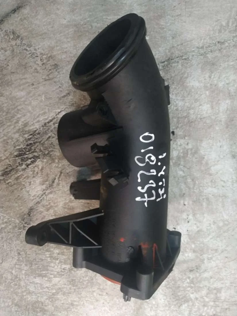 Патрубок (трубопровод, шланг) 03C145861E Volkswagen Passat B7 1.4 Бензин