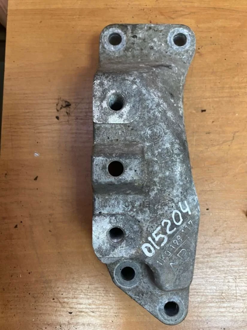 Кронштейн КПП 1K0199117 Volkswagen Touran 1 1.4 Бензин