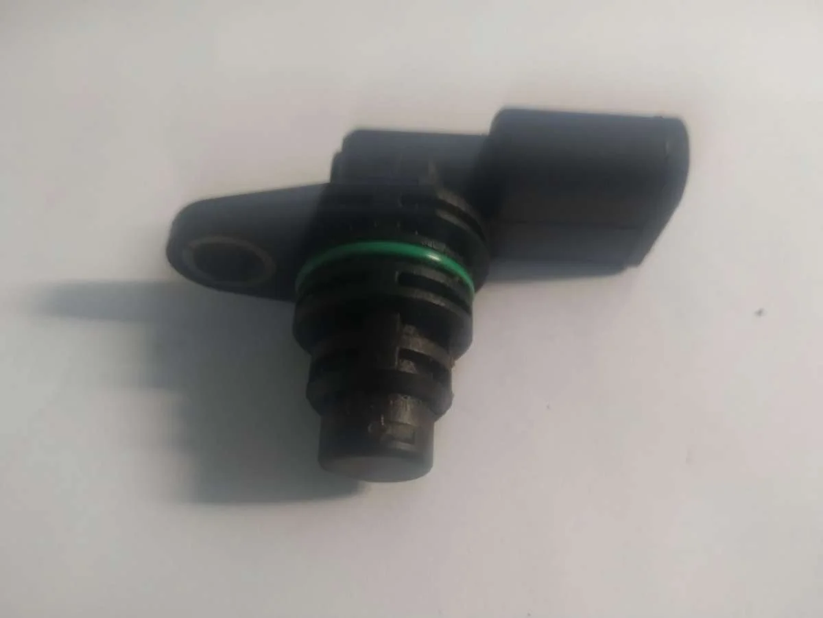 Датчик распредвала 030907601E Volkswagen Golf 5 1.6 Бензин