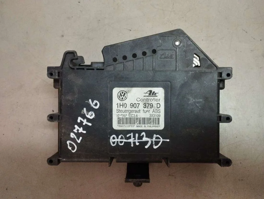 Блок управления ABS 1H0907379D Volkswagen Passat B4 0