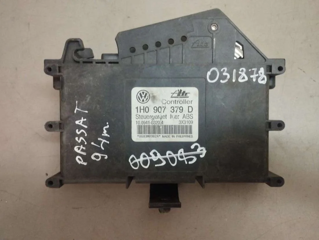 Блок управления ABS 1H0907379D Volkswagen Passat B4 2.0 Бензин