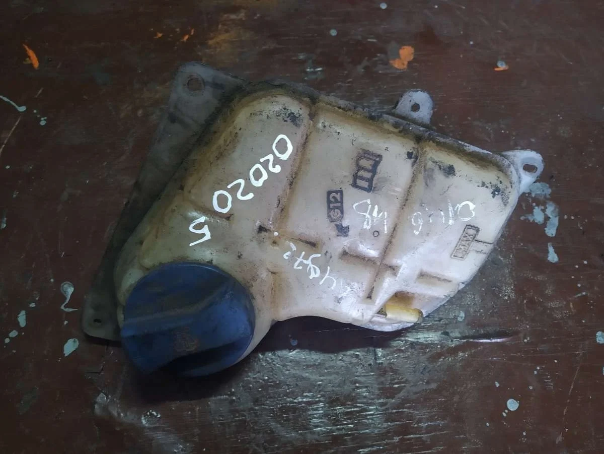Расширительный бачок 8D0121403L Audi A4 B5 (S4,RS4) 0