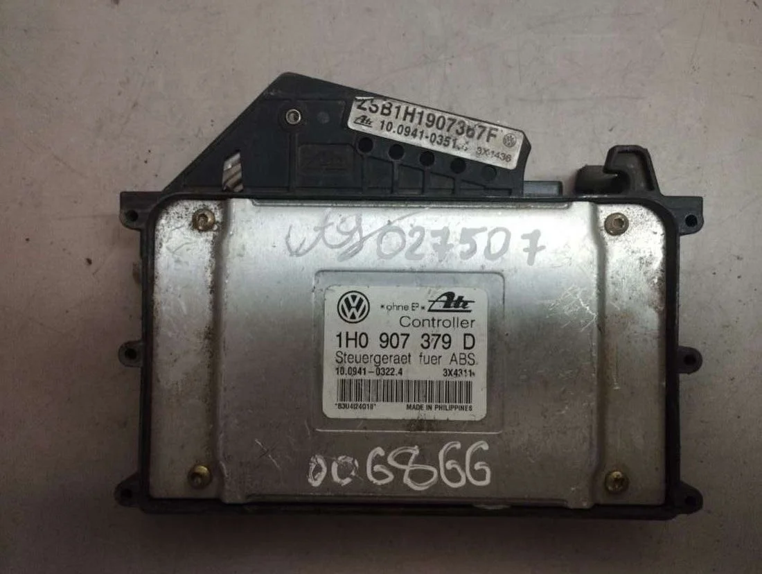 Блок управления ABS 1H0907379D Volkswagen Passat B4 0