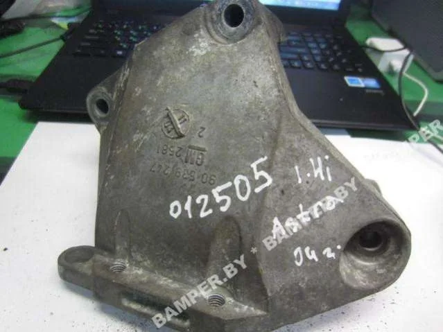 Кронштейн двигателя 90539247 Opel Astra 1.4 Бензин