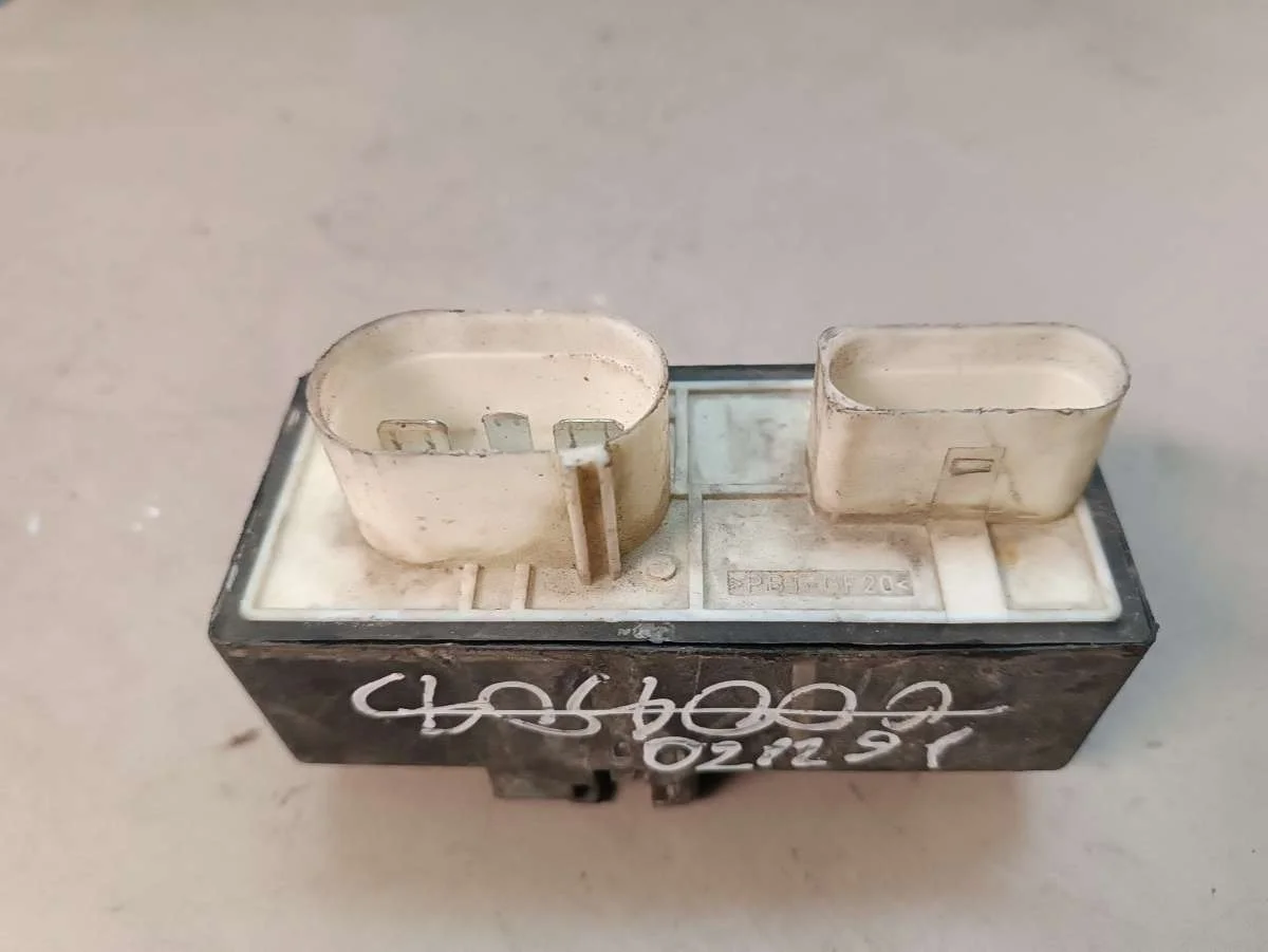 Реле вентилятора 1J0919506Q Volkswagen Golf 4 0