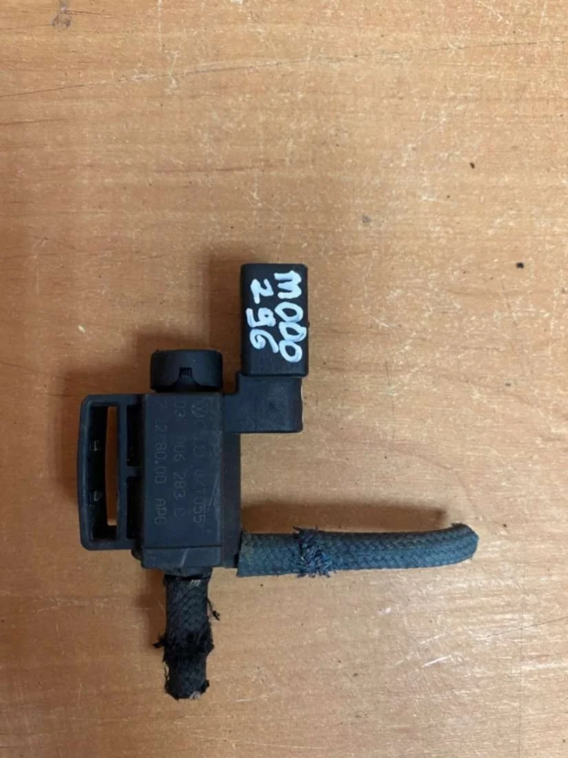 Клапан электромагнитный 037906283C Volkswagen Passat B6 2.0 Бензин