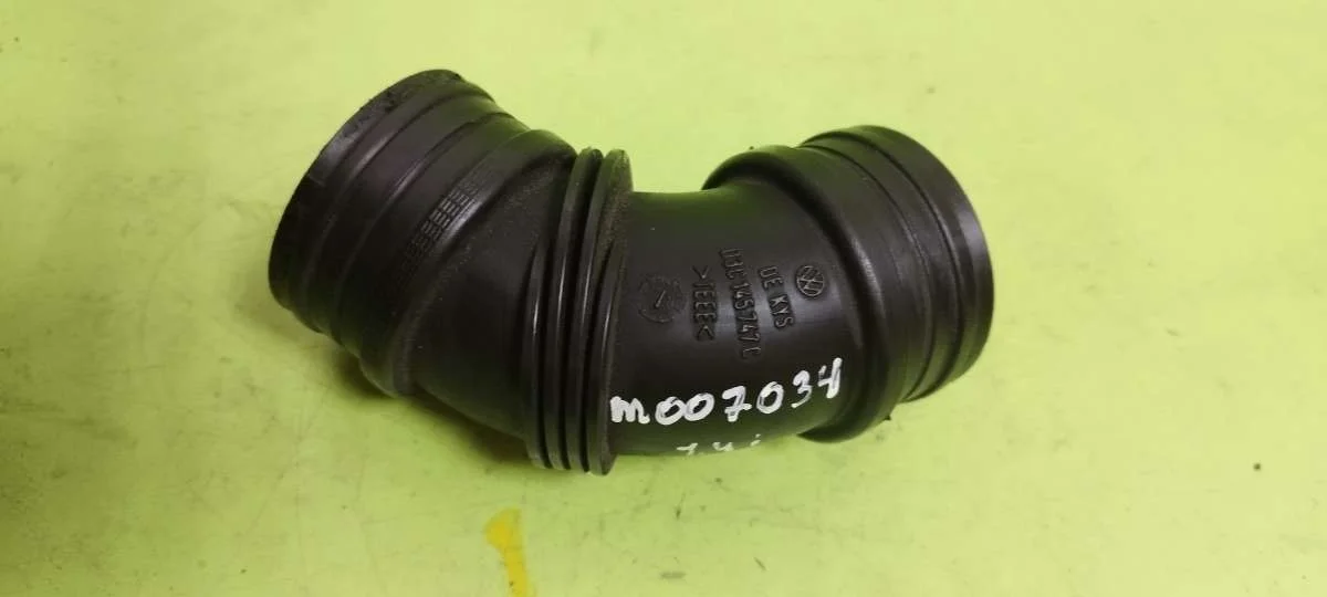 Патрубок (трубопровод, шланг) 03C145747C Volkswagen Golf 6 1.4 Бензин