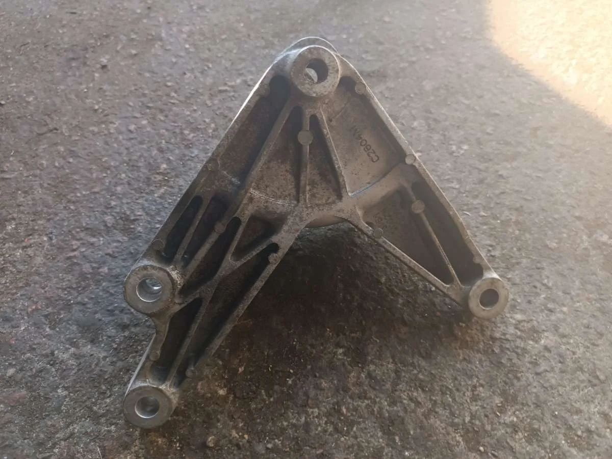 Кронштейн КПП 13248663 Chevrolet Cruze J300 restailing 1.6 Бензин