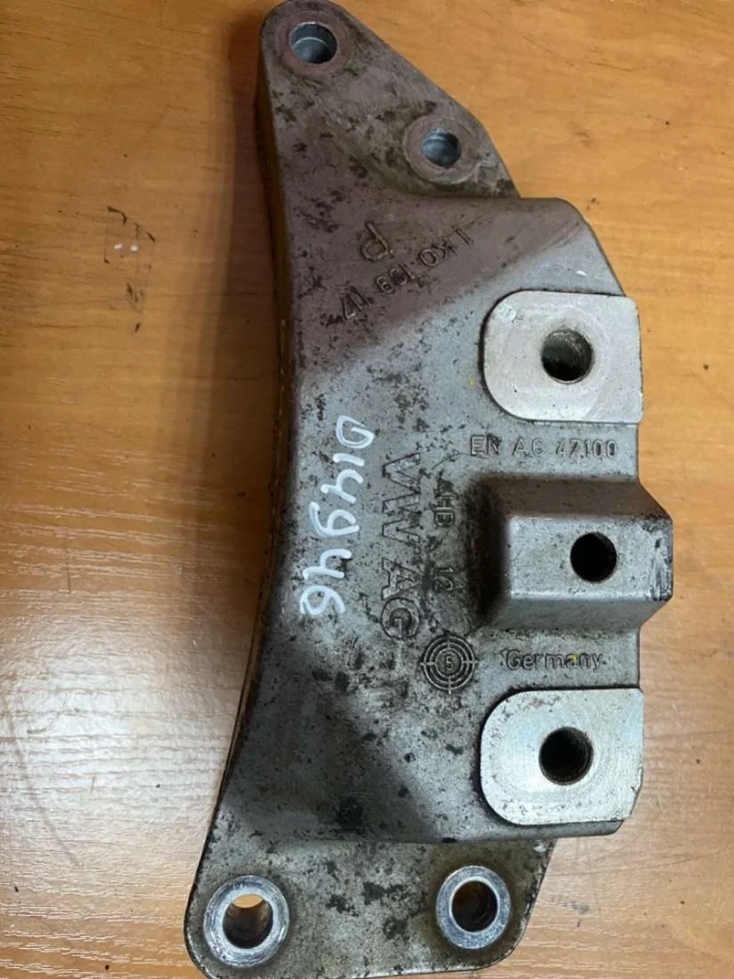 Кронштейн КПП 1K0199117 Volkswagen Golf 5 0