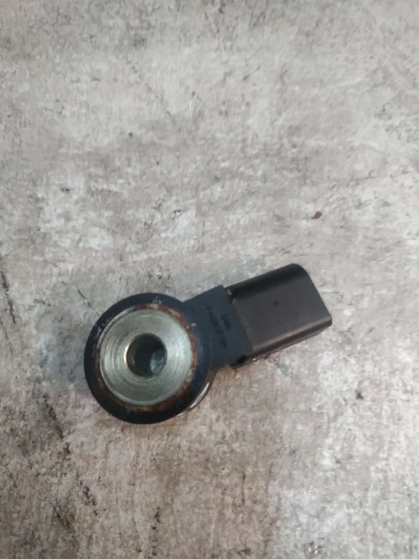 Датчик детонации  030905377C Volkswagen Passat B7 1.4 Бензин