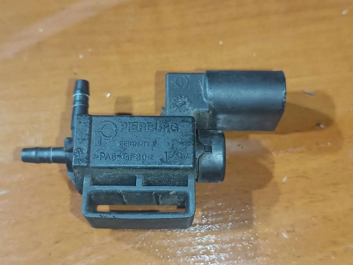 Клапан воздушный 037906283C Volkswagen Golf 6 1.2 Бензин