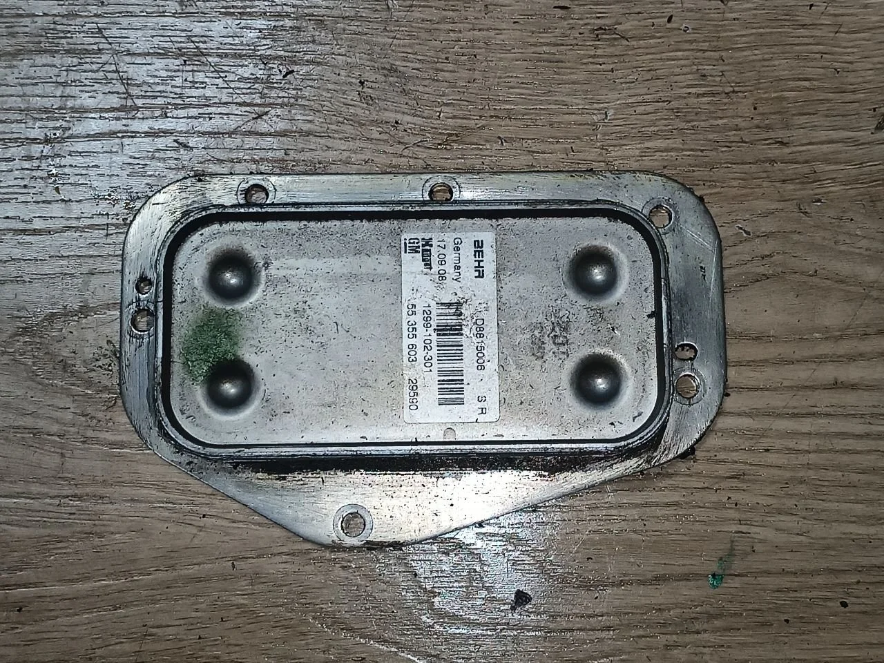 Теплообменник масляного фильтра 55355603 Chevrolet Cruze J300 restailing 1.6 Бензин