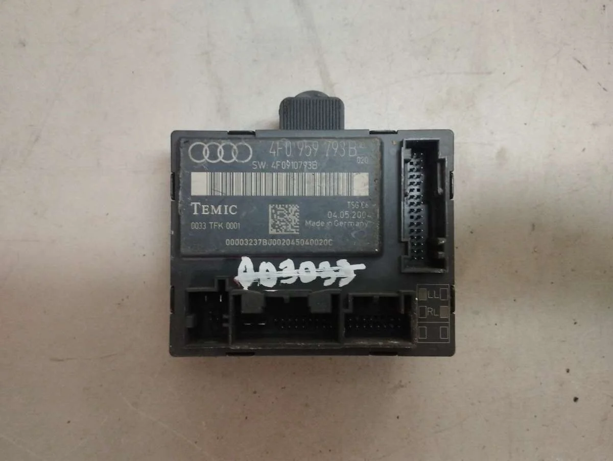Блок управления двери передней левой 4F0959793B Audi A6 C6 (S6,RS6) 0