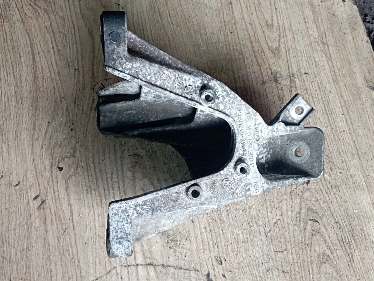 Кронштейн двигателя 4F0199308P Audi A6 C6 (S6,RS6) 2.0 Дизель