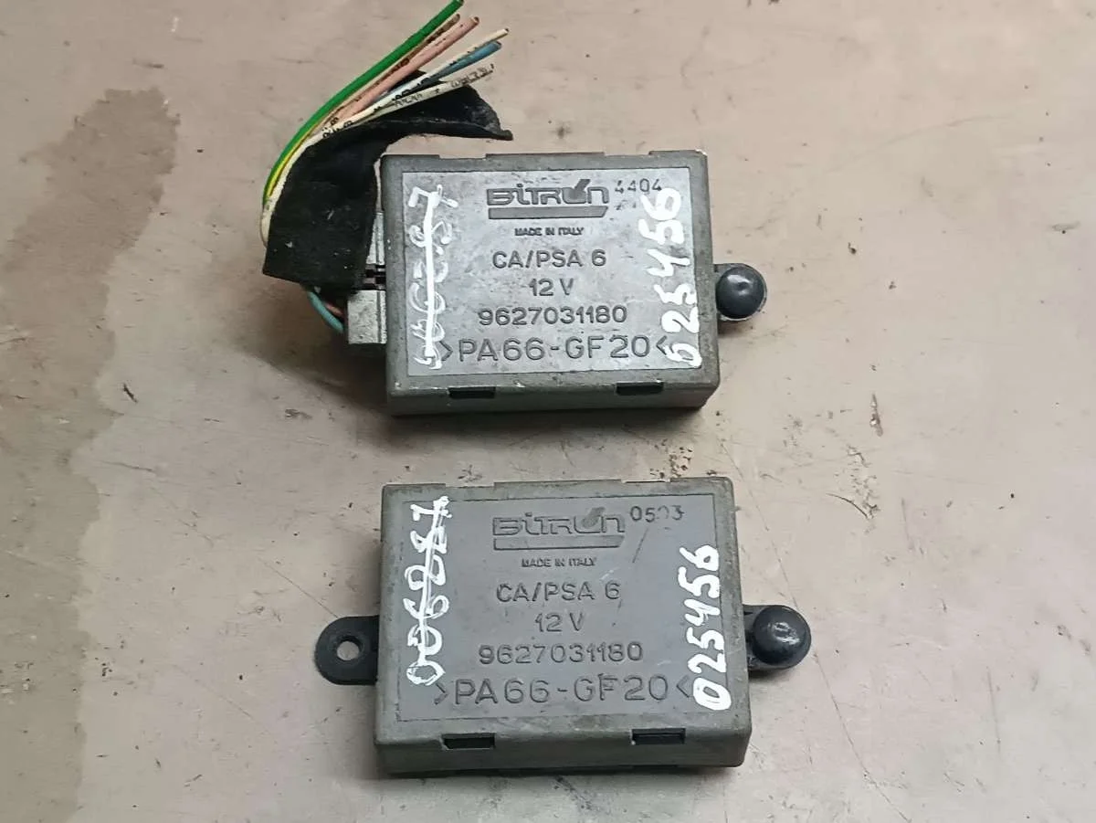 Блок управления стеклоподъемниками 9627031180 Citroen Xantia  1.8 Бензин