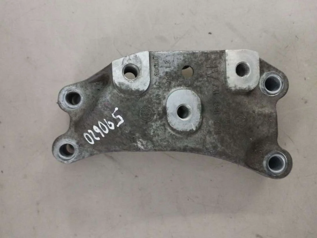 Кронштейн КПП 1K0199117AN Volkswagen Passat CC 0