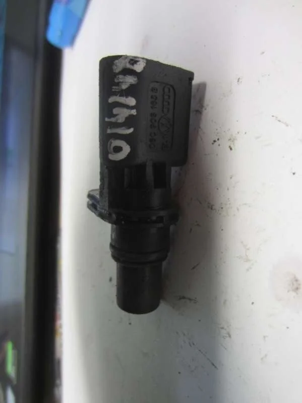 Датчик распредвала 06C905163B Volkswagen Passat B6 2.0 Бензин