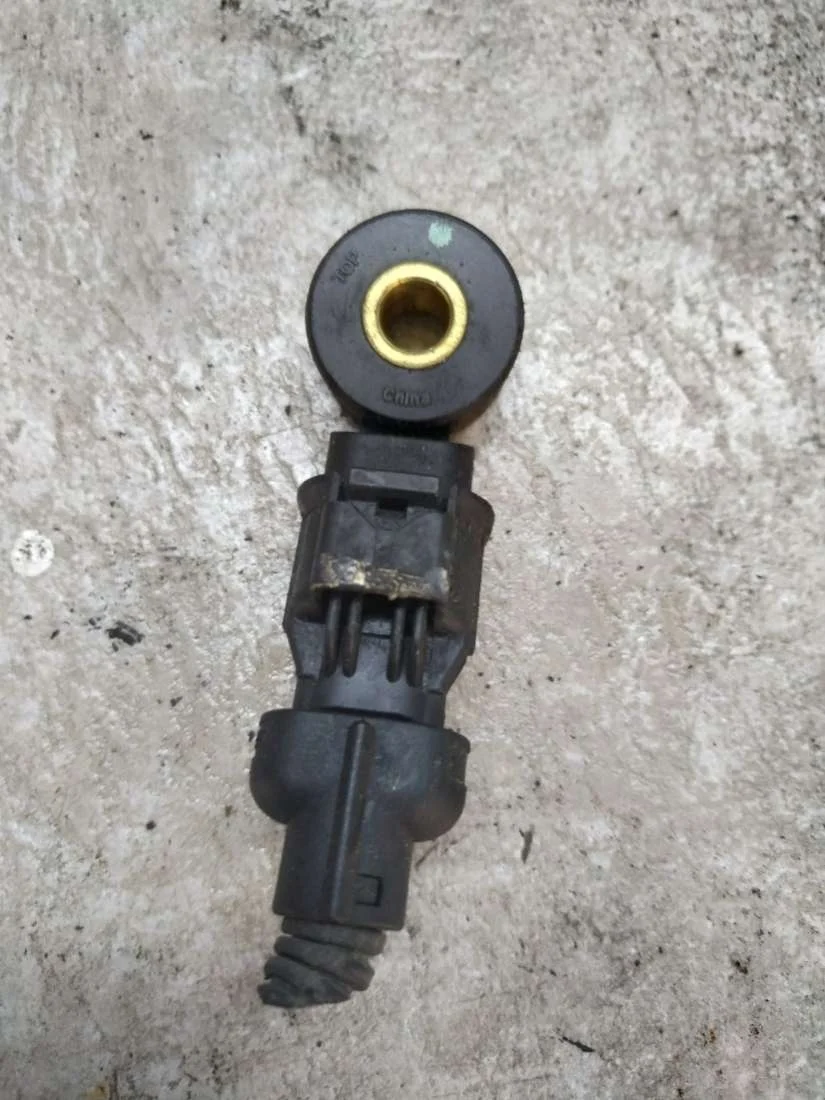 Датчик детонации 55563372 Opel Astra J 1.4 Бензин