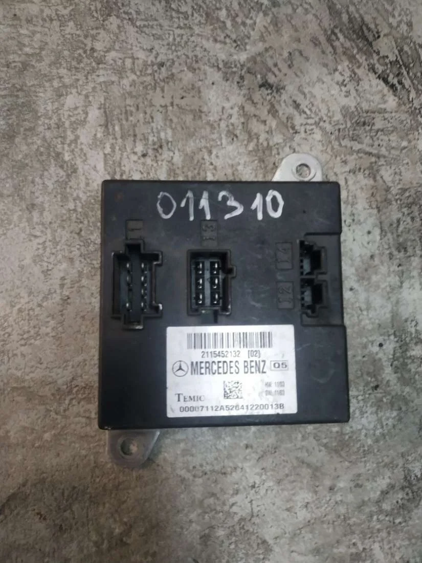 Блок предохранителей A2115452132 Mercedes-Benz E W211 2.7 Дизель