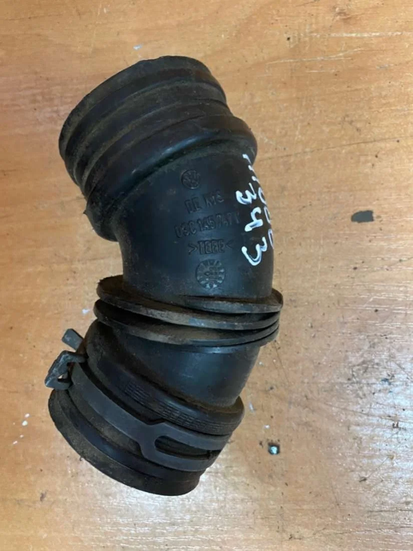 Патрубок (трубопровод, шланг) 03C145747C Volkswagen Golf 6 1.4 Бензин