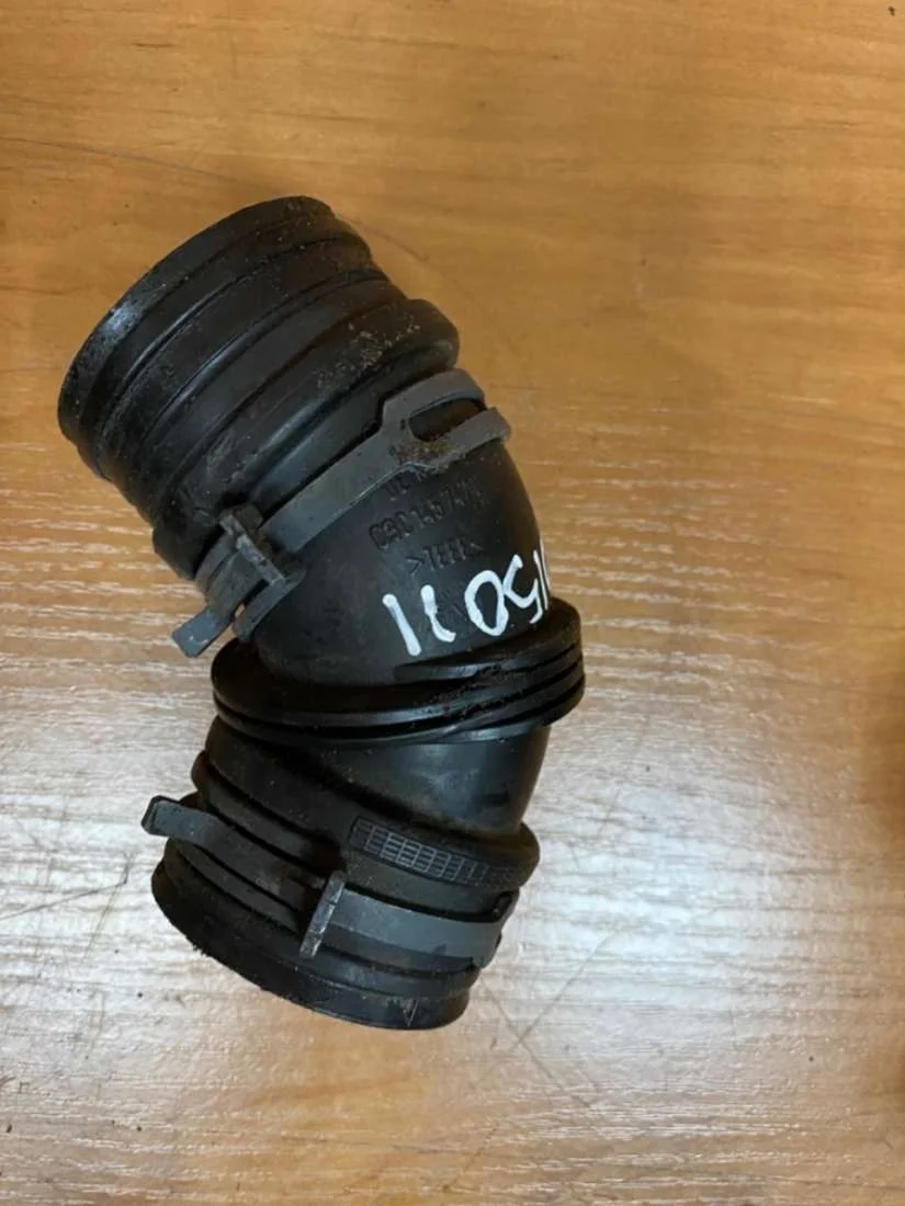 Патрубок (трубопровод, шланг) 03C145747C Volkswagen Jetta 6 1.4 Бензин