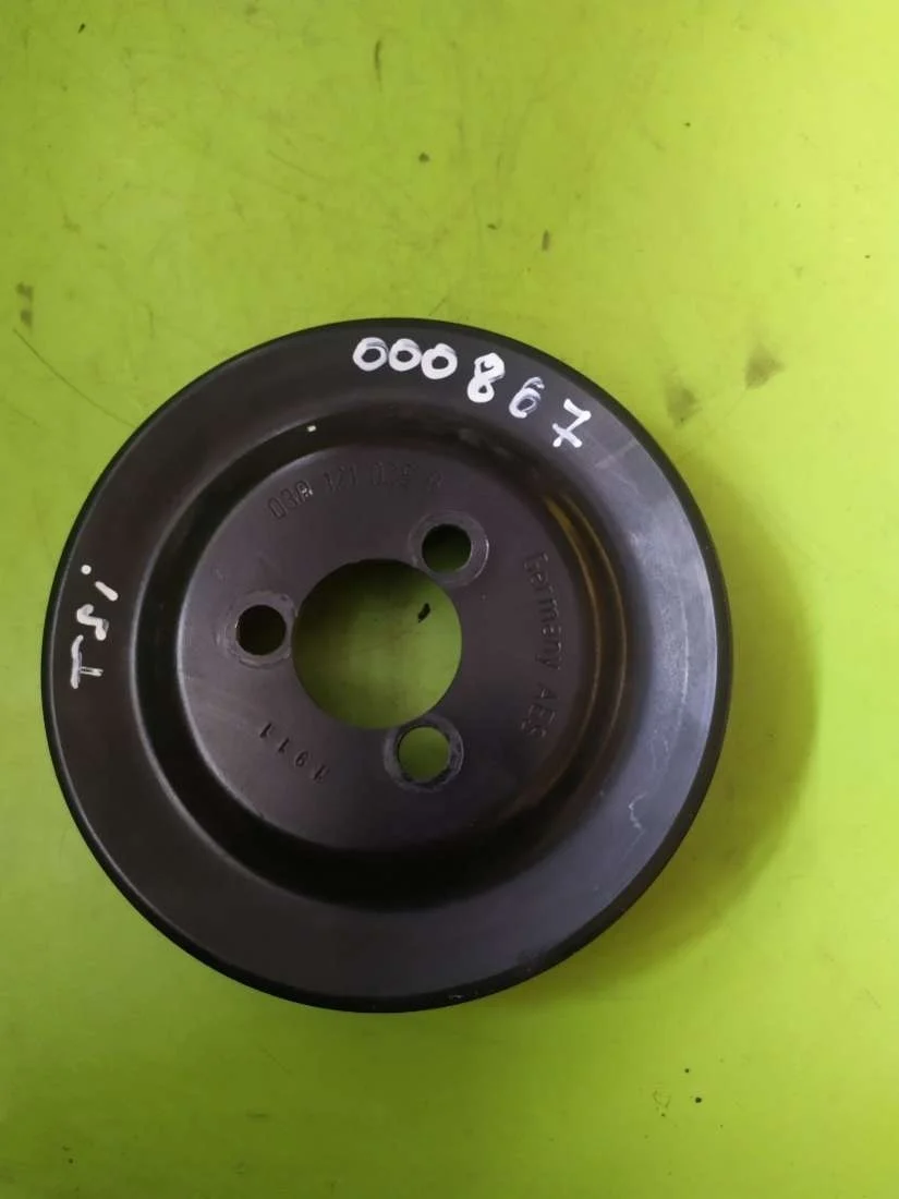 Шкив помпы 03D121028B Audi A1 1.4 Бензин