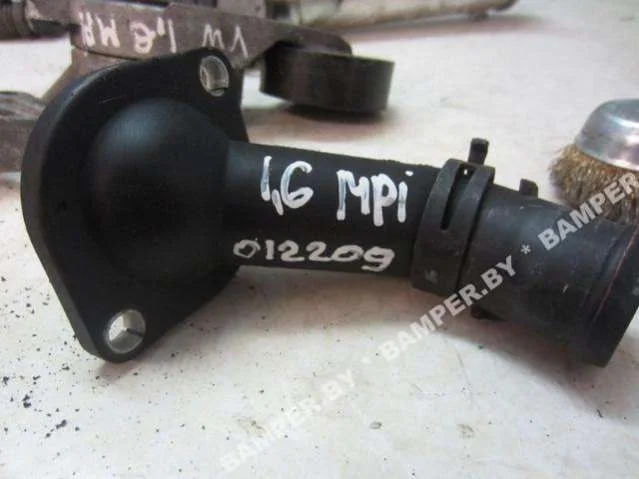 Патрубок (трубопровод, шланг) 06A121121C Volkswagen Golf 1.6 Бензин