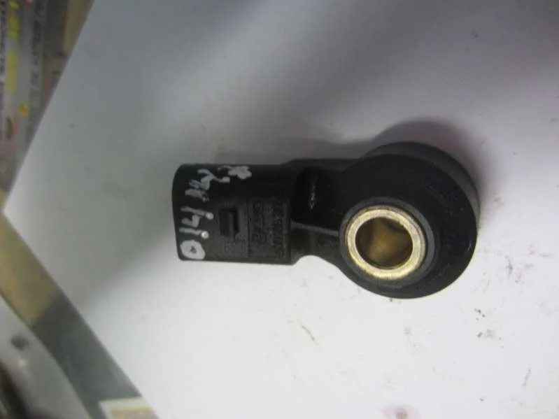 Датчик детонации 030905377C Volkswagen Passat B6 2.0 Бензин