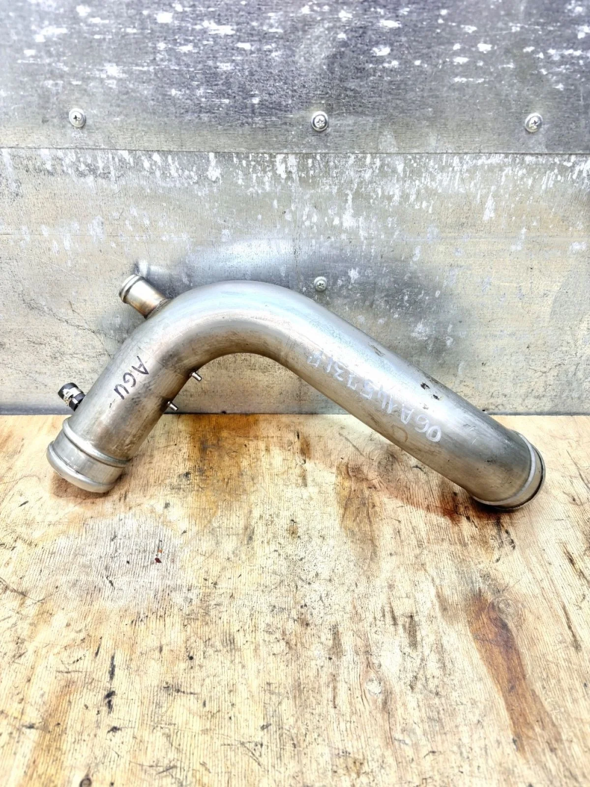 Патрубок интеркулера Volkswagen Golf Mk5 (2003—2009)