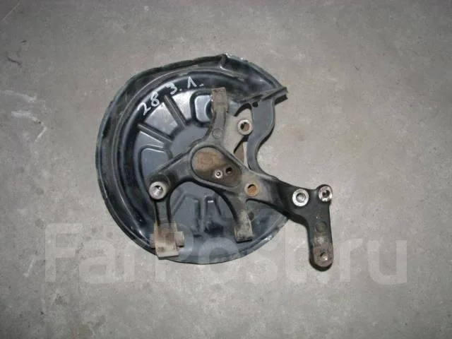 кулак поворотный VW Jetta 2005-2011 L R