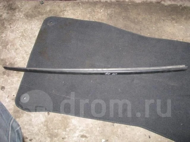 молдинг лобового стекла Audi A4 (B8) 2007-2015 R -