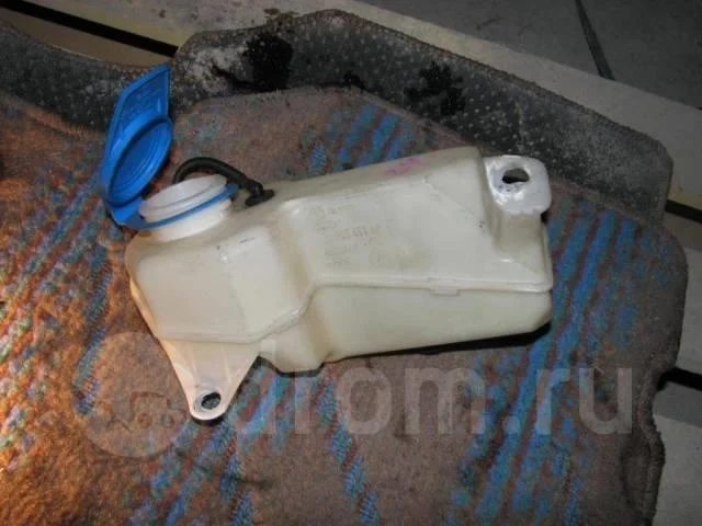 бачок омывателя лобового стекла верх Audi A4 (B7) 2004-2009 - -