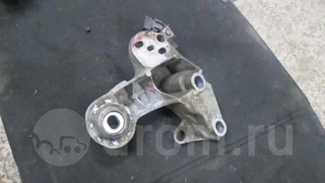 кронштейн опоры двигателя Audi A4 (B7) 2004-2009 R -