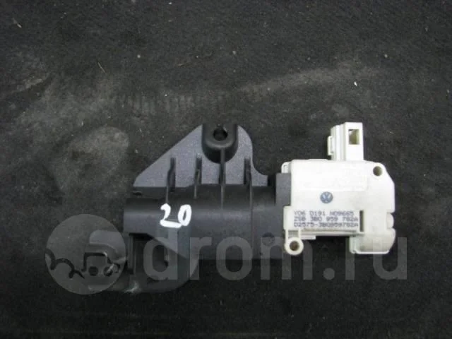 замок бардачка Audi A6 (C6 4F) 2004-2011 - -