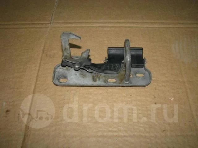 крючок капота VW Golf V Variant 2003-2009 - -