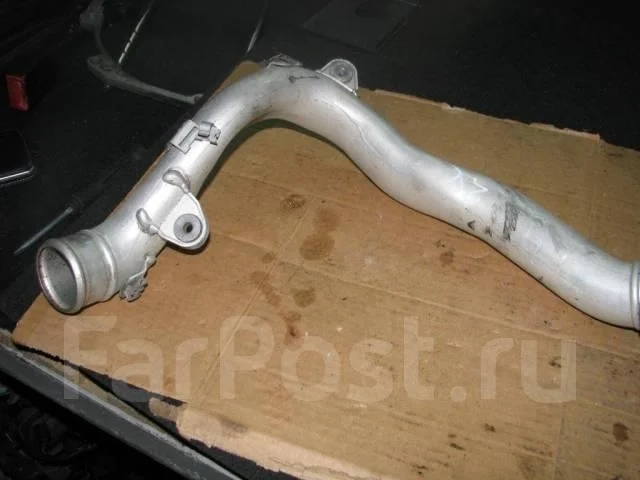 патрубок интеркулера VW Jetta 2005-2011 - -