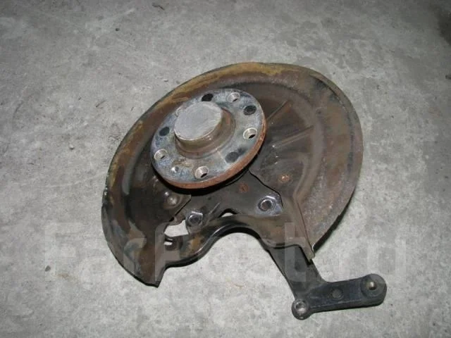 кулак поворотный VW Golf V Variant 2003-2009 L R
