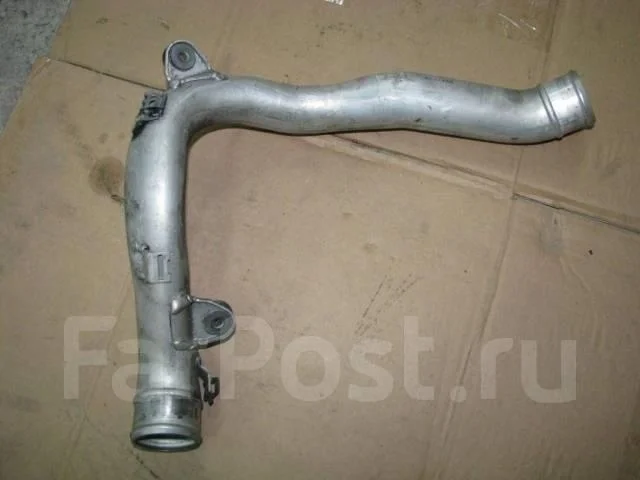 патрубок интеркулера VW Golf V Variant 2003-2009 - -
