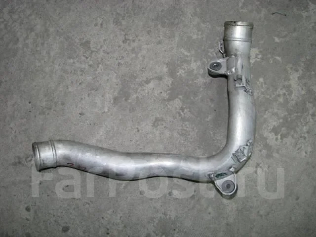 патрубок интеркулера VW Golf V Plus 2005-2014 - -