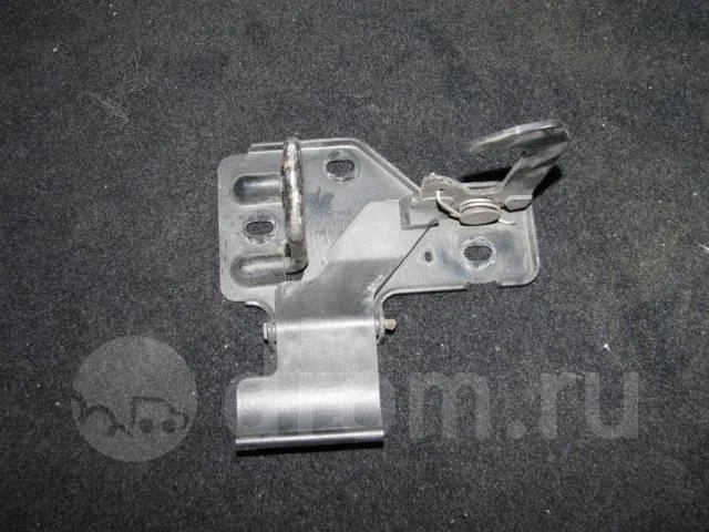 крючок капота VW Touareg 2002-2010 - -