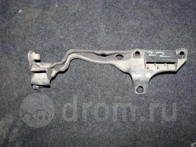 кронштейн фары VW Touareg 2002-2010 L -