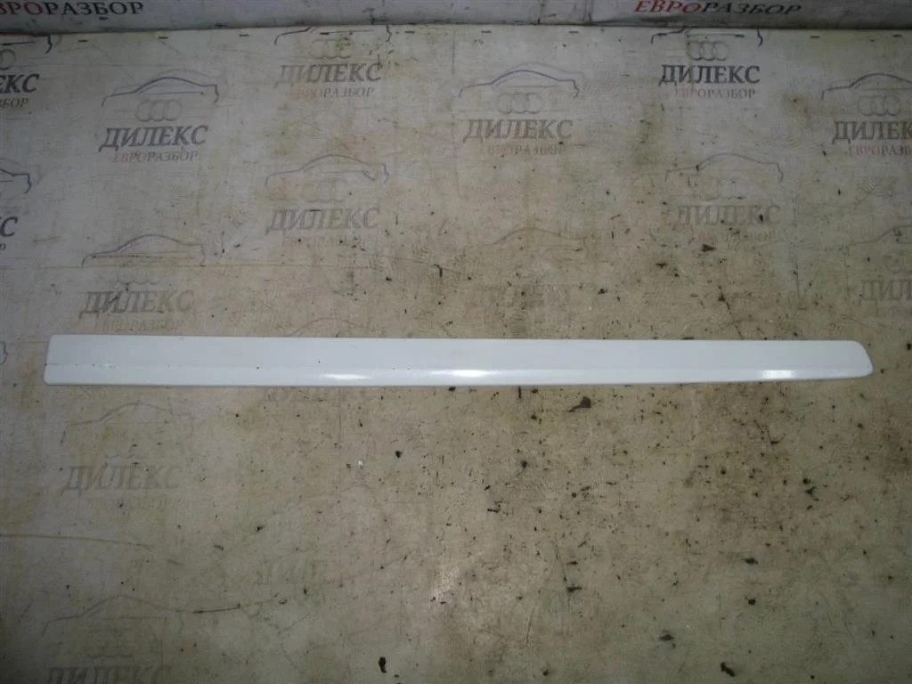 молдинг  двери VW Tiguan 2007-2011 L F