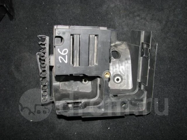 кронштейн (сопут. товар) VW Tiguan 2007-2011 - -