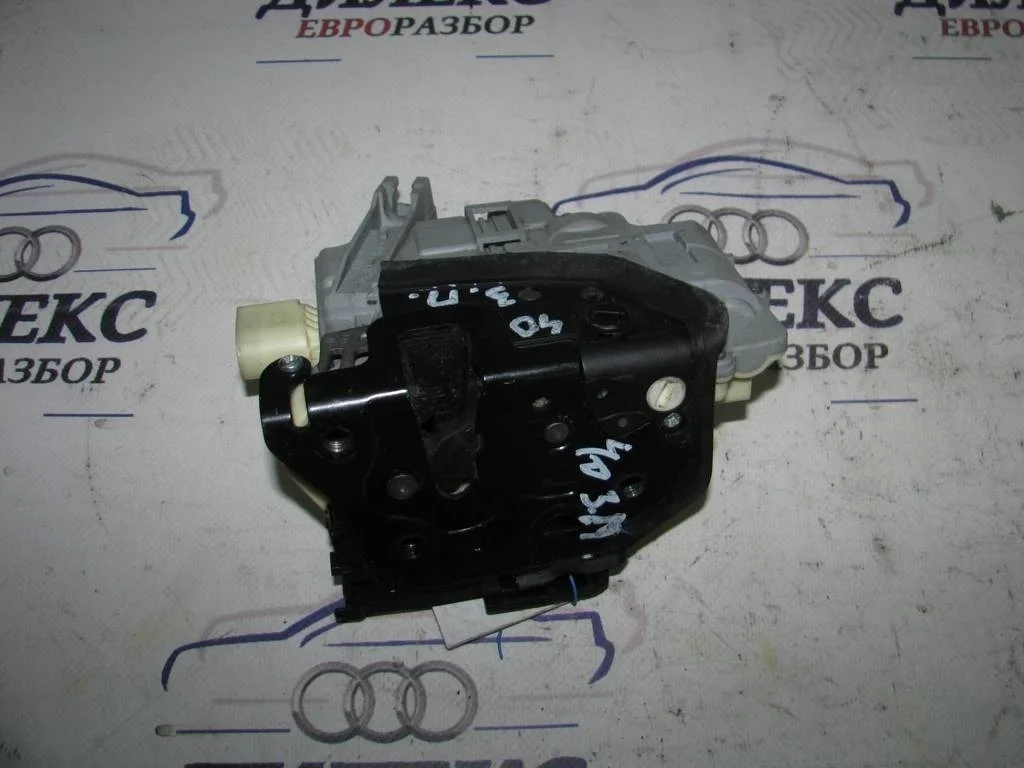 замок двери VW Passat (B6) 2005-2010 R R