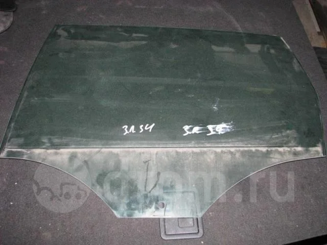 стекло двери VW Passat (B6) 2005-2010 L R